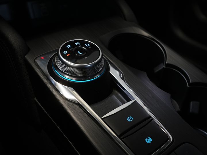 Ford Kuga SUV 2.5 PHEV 225 ch Titanium Navi/ Carplay/ Sièges chauffants/ Volant chauffant/ Caméra/ PDC/ Climatisation