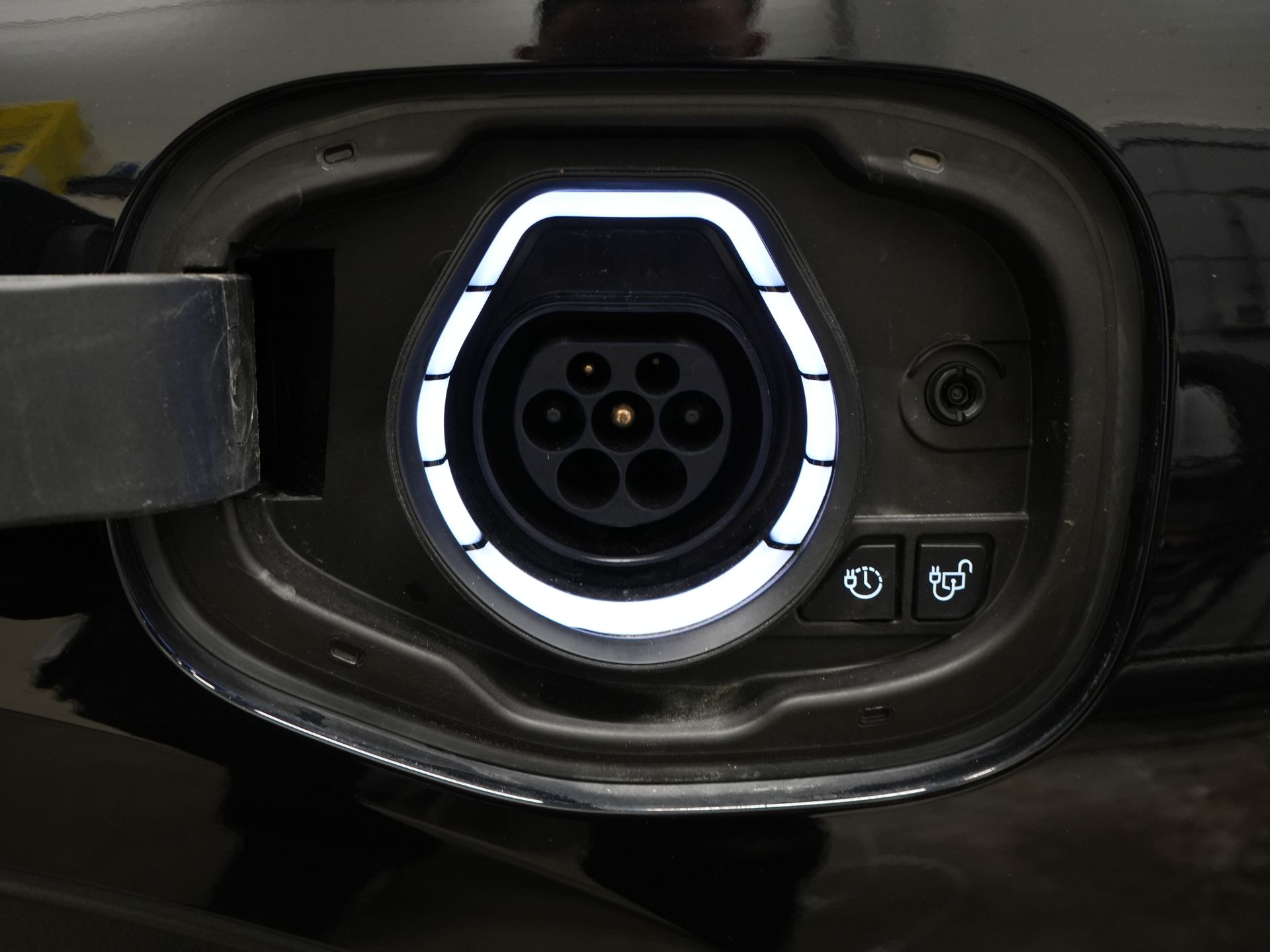 Ford Kuga SUV 2.5 PHEV 225 ch Titanium Navi/ Carplay/ Sièges chauffants/ Volant chauffant/ Caméra/ PDC/ Climatisation