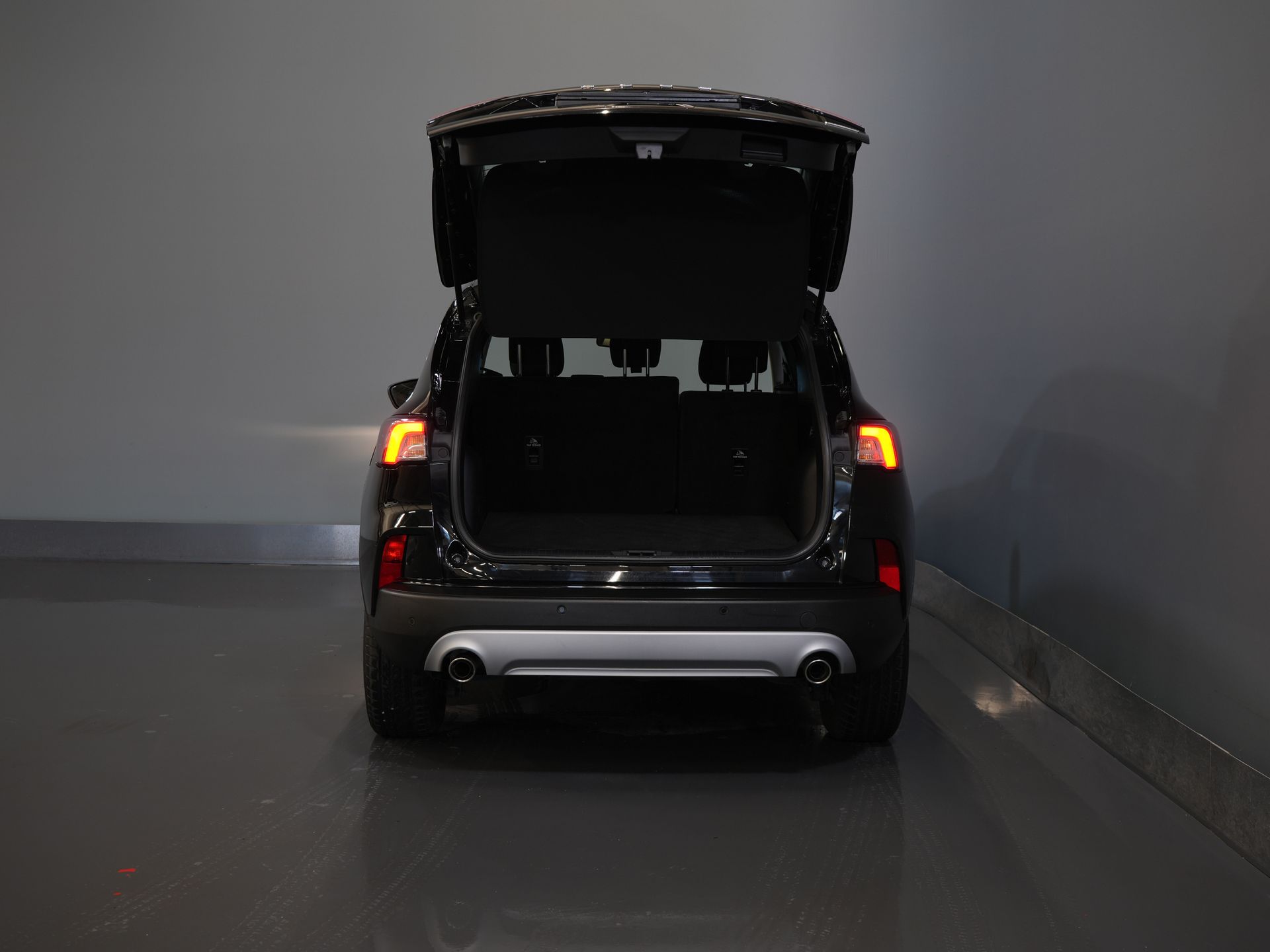 Ford Kuga SUV 2.5 PHEV 225 ch Titanium Navi/ Carplay/ Sièges chauffants/ Volant chauffant/ Caméra/ PDC/ Climatisation