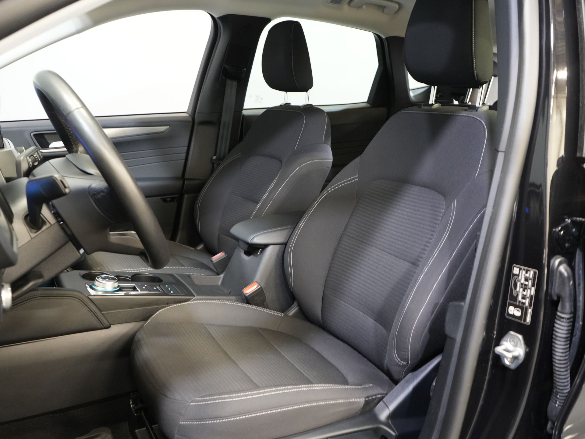 Ford Kuga SUV 2.5 PHEV 225 ch Titanium Navi/ Carplay/ Sièges chauffants/ Volant chauffant/ Caméra/ PDC/ Climatisation