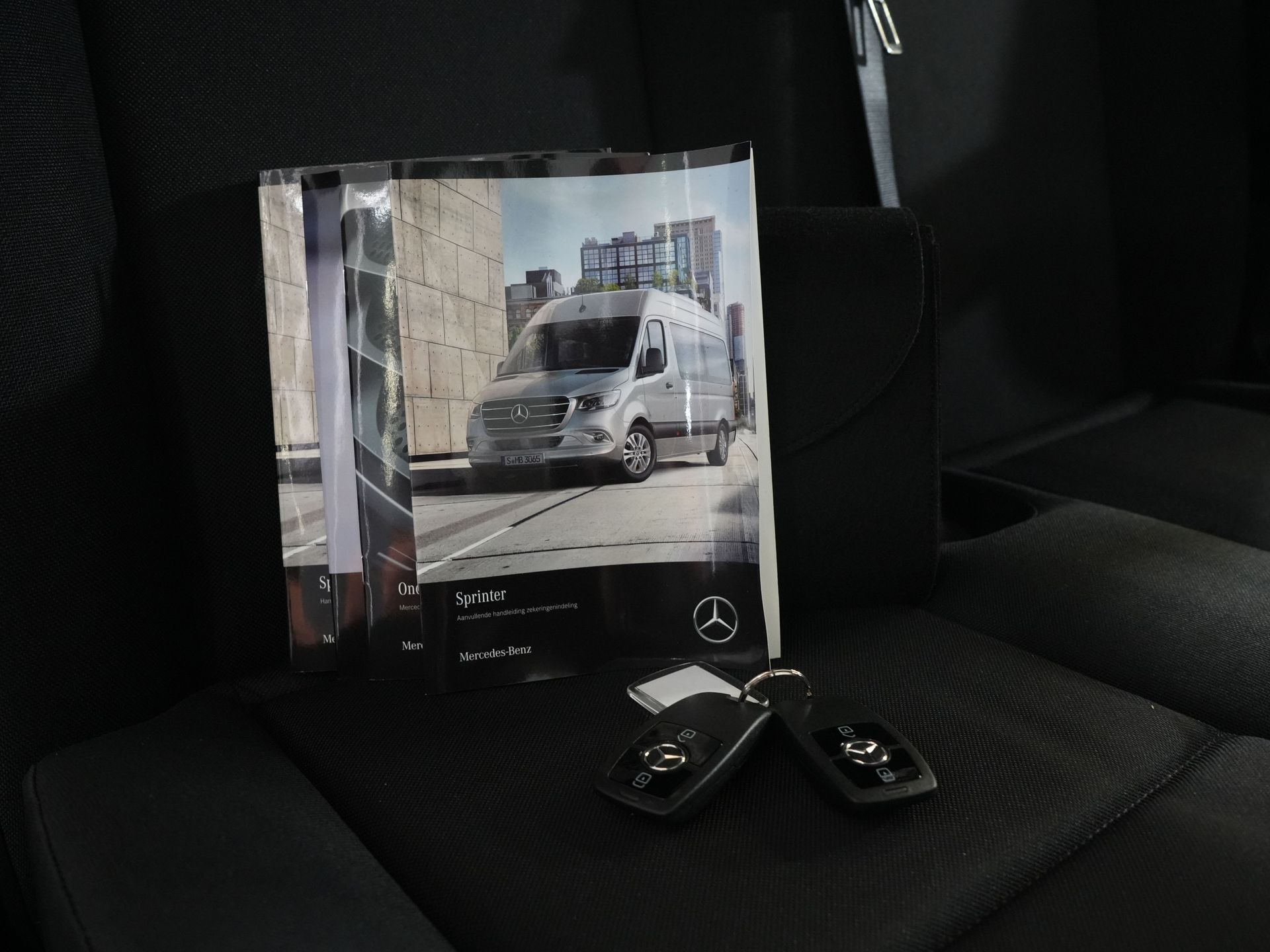 Mercedes-Benz Sprinter Open laadbak 317 CDI Aut. L3 Offener Aufbau/ 3,5t Anhängelast/ MBUX/ 4,3m Aufbau/ Sitzheizung/ Cruise/ Anhängerkupplung