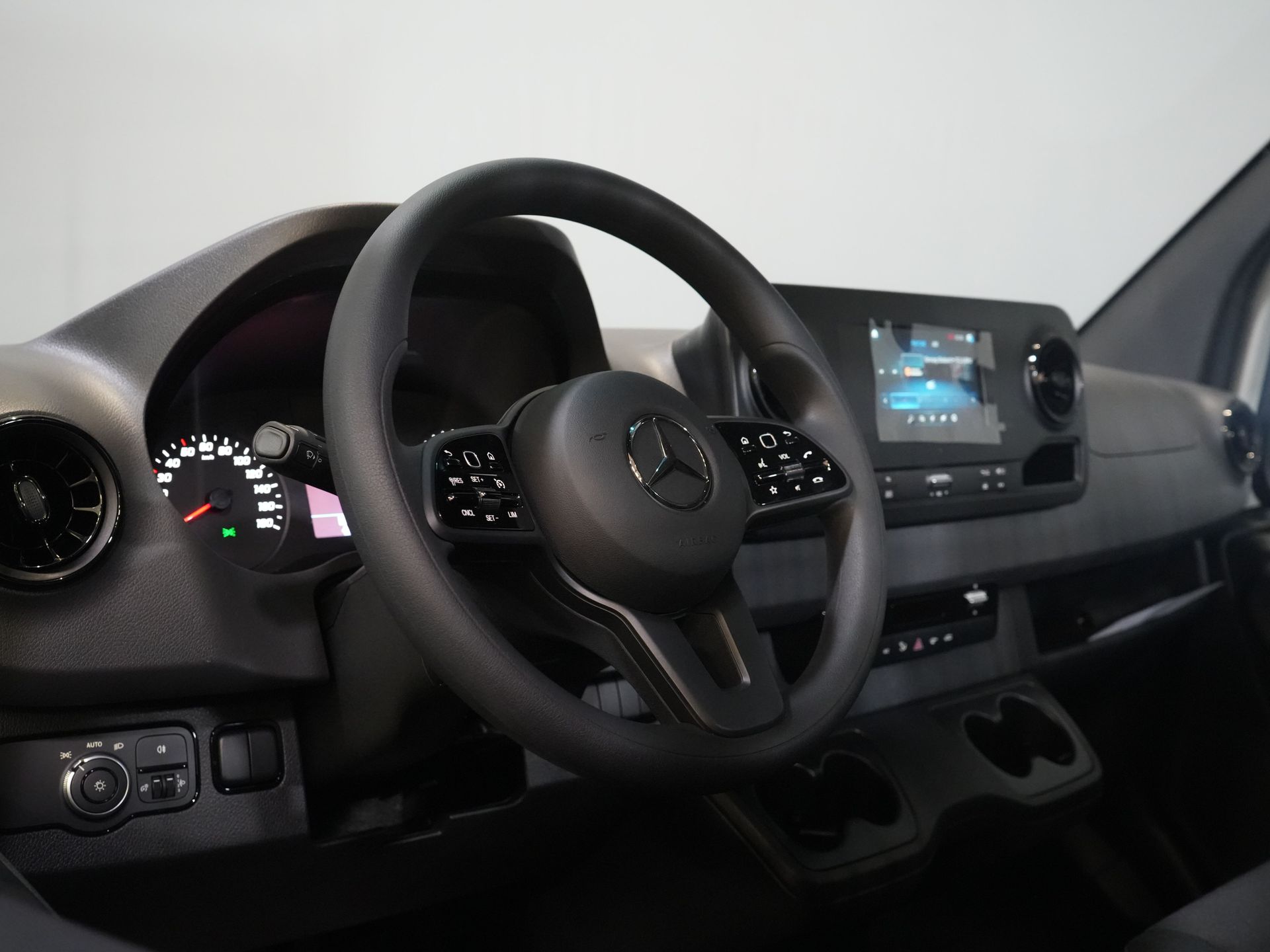 Mercedes-Benz Sprinter Open laadbak 317 CDI Aut. L3 Offener Aufbau/ 3,5t Anhängelast/ MBUX/ 4,3m Aufbau/ Sitzheizung/ Cruise/ Anhängerkupplung