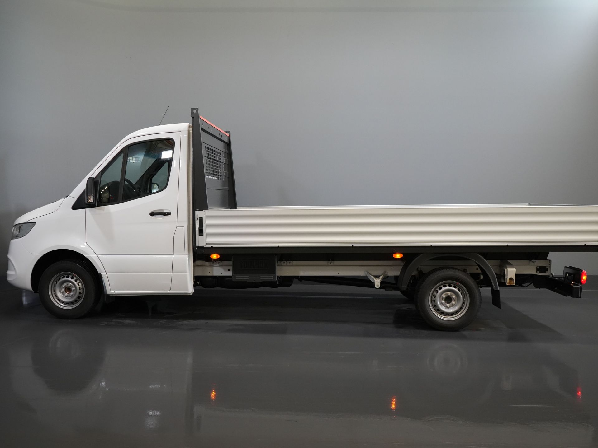 Mercedes-Benz Sprinter Open laadbak 317 CDI Aut. L3 Offener Aufbau/ 3,5t Anhängelast/ MBUX/ 4,3m Aufbau/ Sitzheizung/ Cruise/ Anhängerkupplung