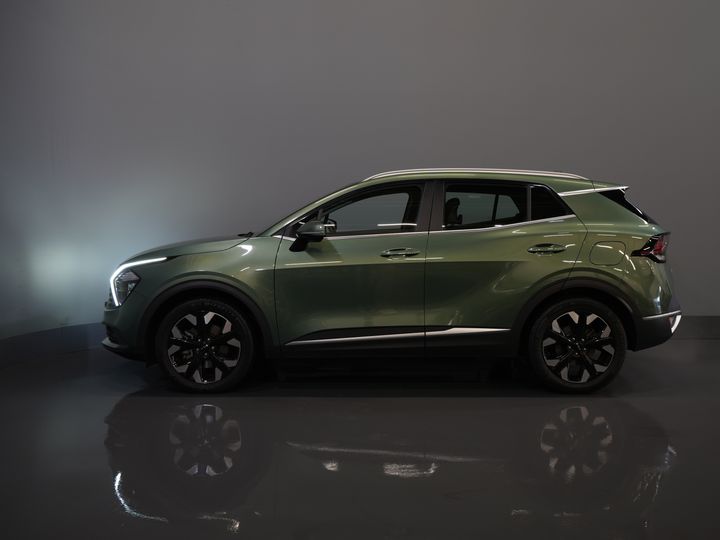 Kia Sportage SUV 1.6 T-GDi Plug-in Hybrid AWD DynamicLine LED/ Virtual Cockpit/ Adapt.Cruise/ Stoelverw./ Stuurverw./ Navi/ Carplay/ Climate/ Cam