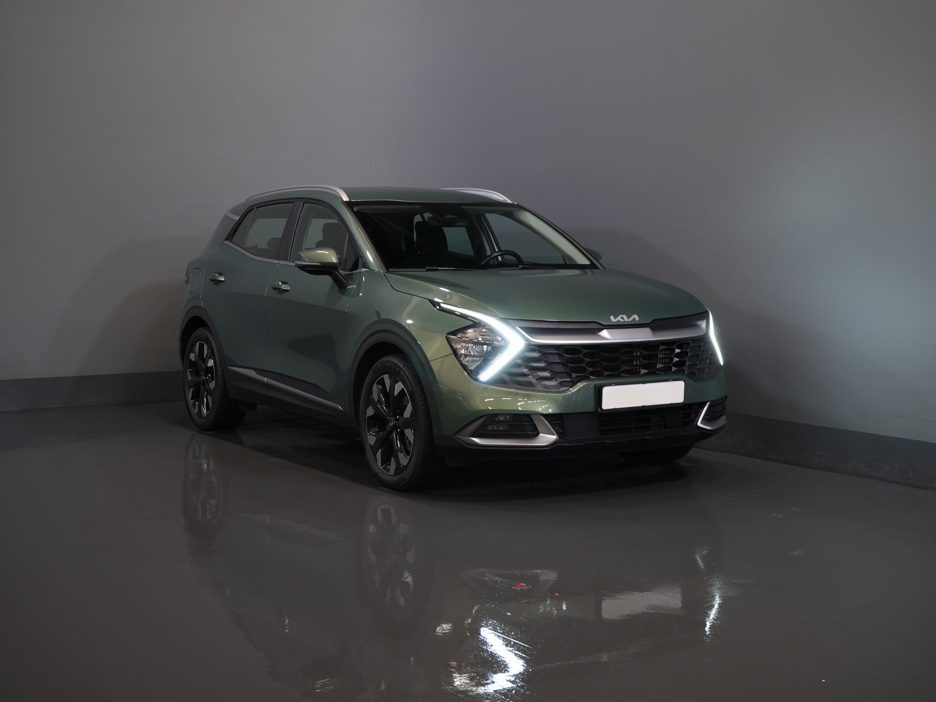 Kia Sportage SUV 1.6 T-GDi Plug-in Hybrid AWD DynamicLine LED/ Virtual Cockpit/ Adapt.Cruise/ Stoelverw./ Stuurverw./ Navi/ Carplay/ Climate/ Cam