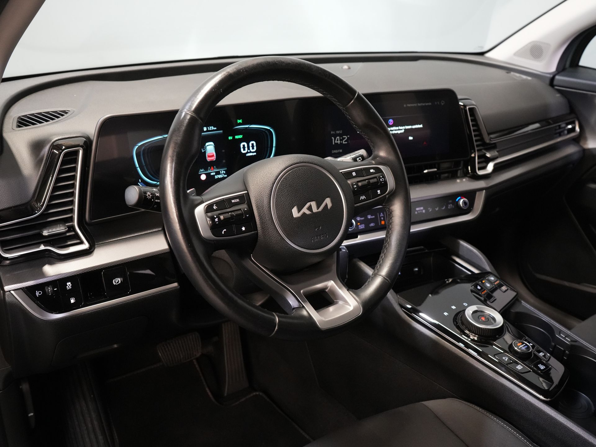 Kia Sportage SUV 1.6 T-GDi Plug-in Hybrid AWD DynamicLine LED/ Virtual Cockpit/ Adapt.Cruise/ Stoelverw./ Stuurverw./ Navi/ Carplay/ Climate/ Cam