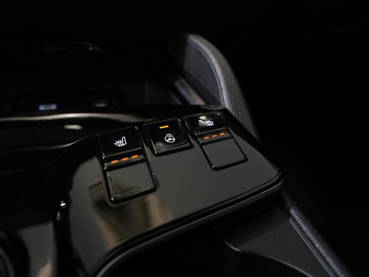 Kia Sportage SUV 1.6 T-GDi Plug-in Hybrid AWD DynamicLine LED/ Virtual Cockpit/ Adapt.Cruise/ Stoelverw./ Stuurverw./ Navi/ Carplay/ Climate/ Cam