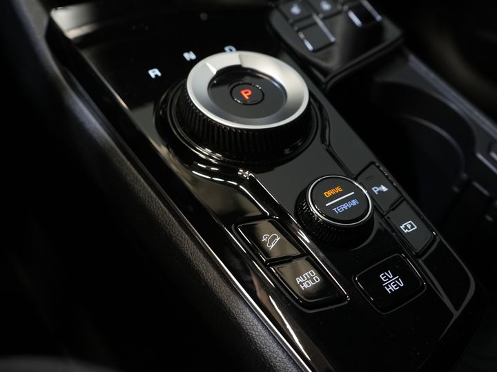 Kia Sportage SUV 1.6 T-GDi Plug-in Hybrid AWD DynamicLine LED/ Virtual Cockpit/ Adapt.Cruise/ Stoelverw./ Stuurverw./ Navi/ Carplay/ Climate/ Cam