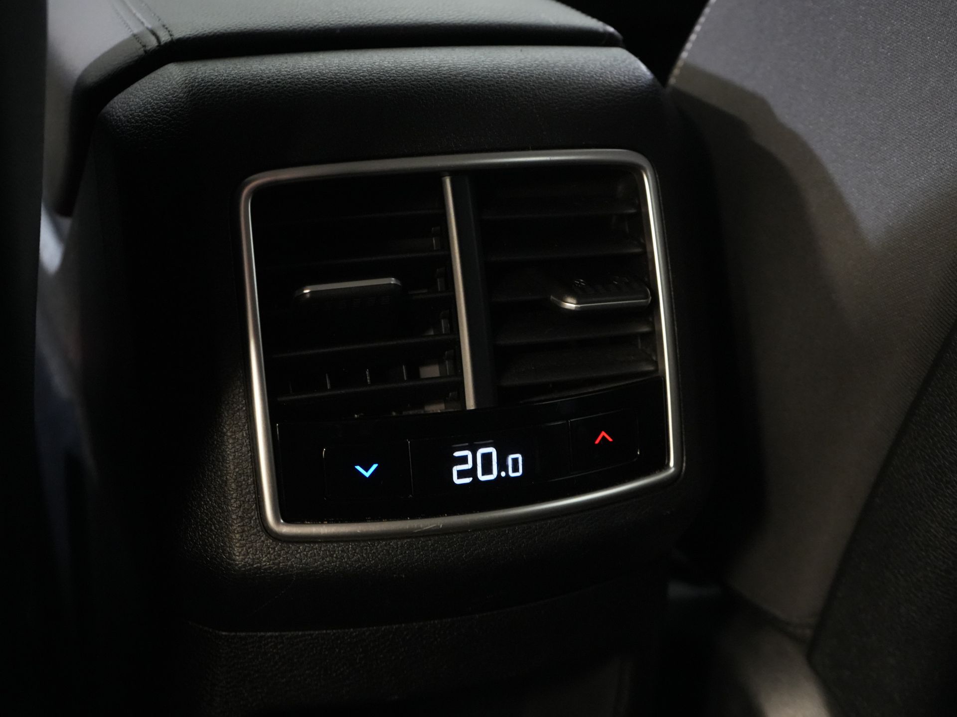 Kia Sportage SUV 1.6 T-GDi Plug-in Hybrid AWD DynamicLine LED/ Virtual Cockpit/ Adapt.Cruise/ Stoelverw./ Stuurverw./ Navi/ Carplay/ Climate/ Cam