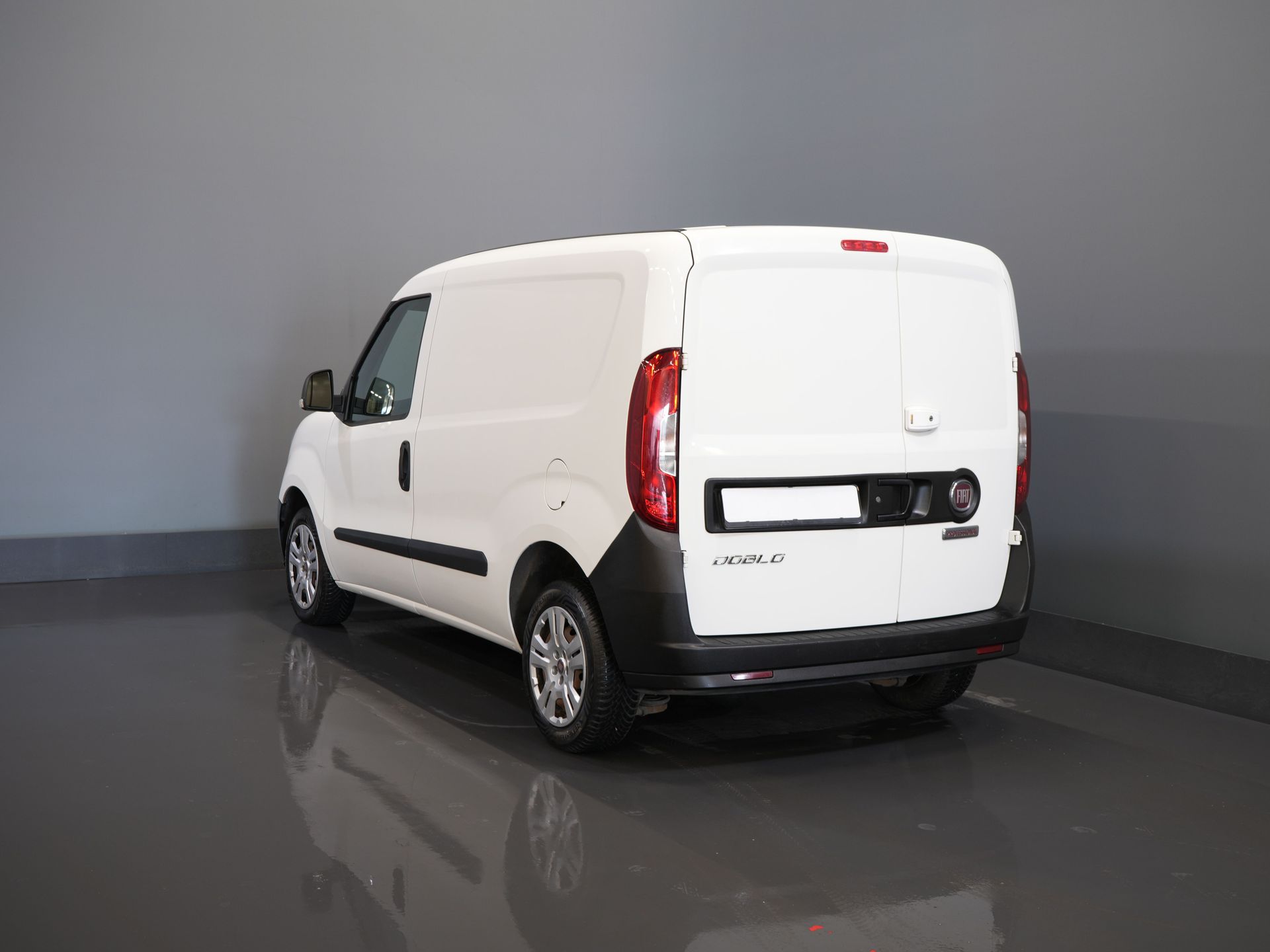 Fiat Dobló Cargo Bestelbus 1.3 MJ BPM VRIJ! 7x Voorraad NL Auto/ Airco/ Bluetooth/ Betimmering