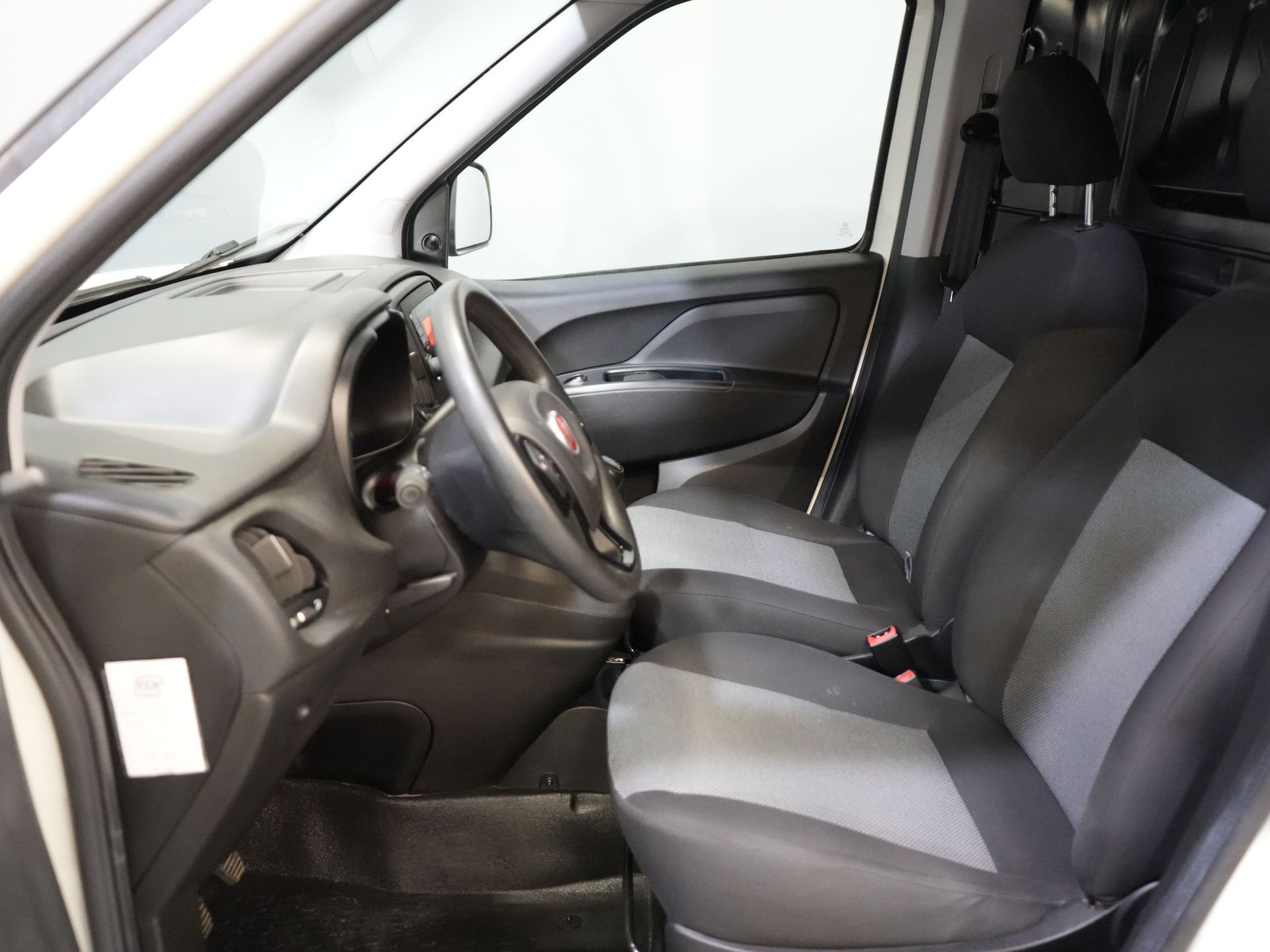 Fiat Dobló Cargo Bestelbus 1.3 MJ BPM VRIJ! 7x Voorraad NL Auto/ Airco/ Bluetooth/ Betimmering