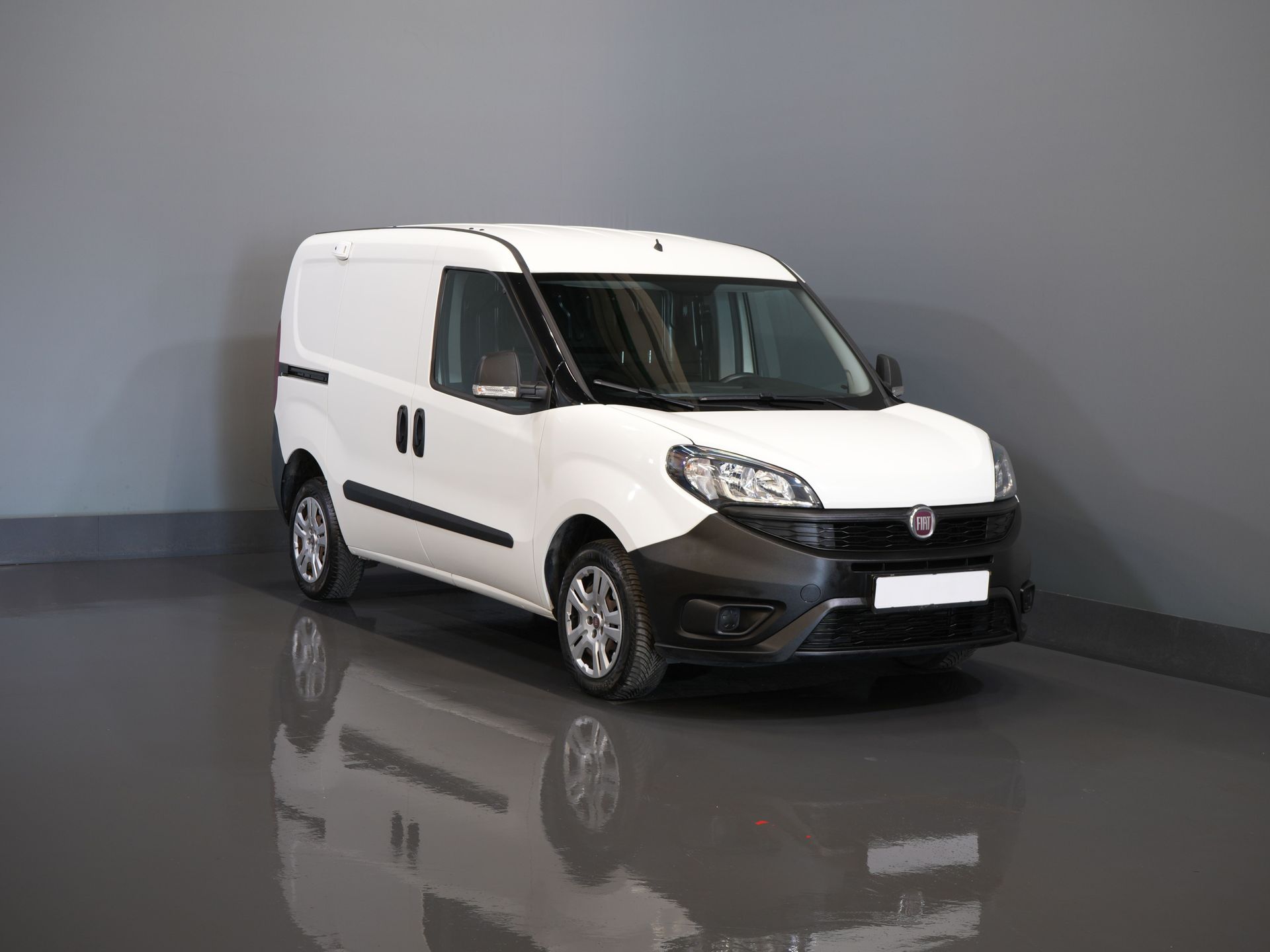 Fiat Dobló Cargo Bestelbus 1.3 MJ BPM VRIJ! 7x Voorraad NL Auto/ Airco/ Bluetooth/ Betimmering