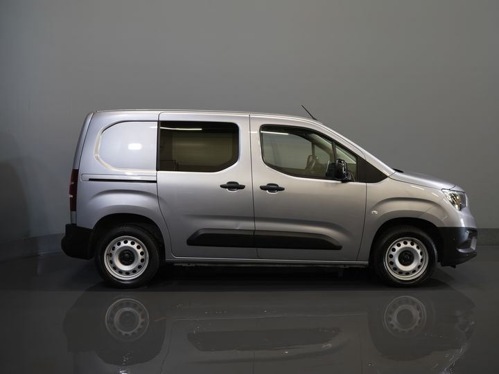 Opel Combo Bestelbus 1.2 Turbo BENZINE 3Pers./ Carplay/ Navi/ Camera/ PDC/ Cruise/ Airco