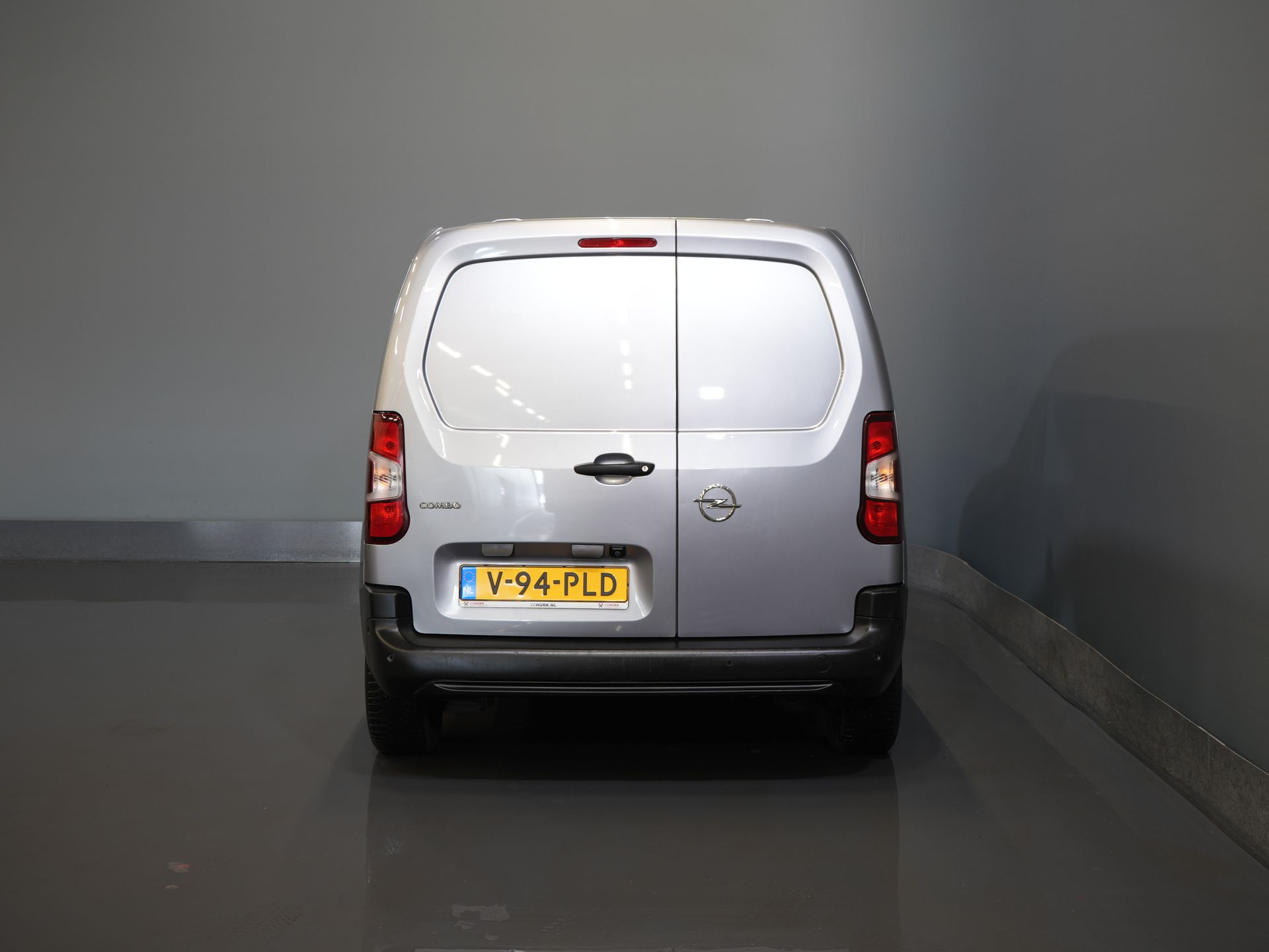 Opel Combo Bestelbus 1.2 Turbo BENZINE 3Pers./ Carplay/ Navi/ Camera/ PDC/ Cruise/ Airco