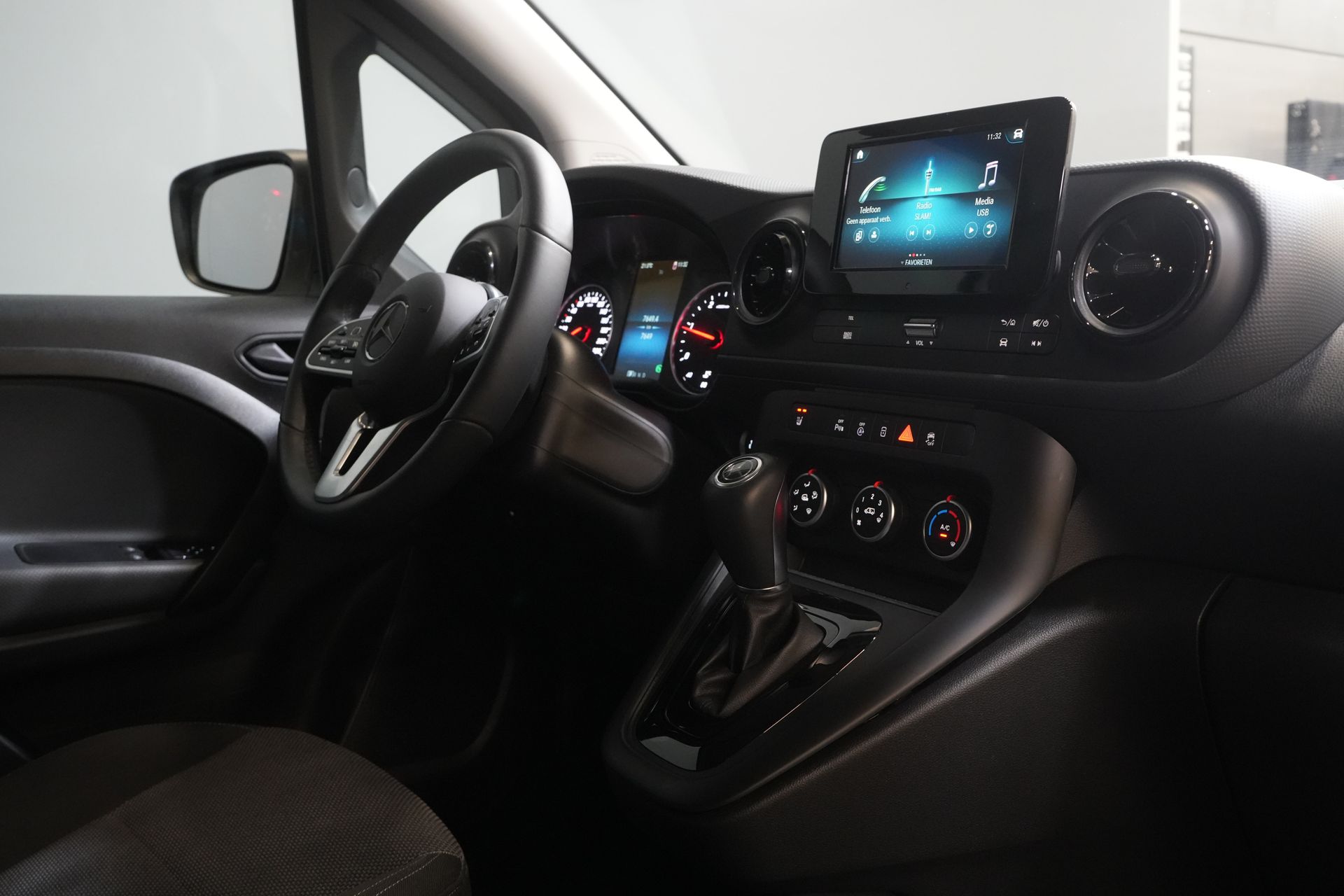 Mercedes-Benz Citan Van 110 CDI авт. (DEMO) 3Pers./ Seatverw./ Carplay/ Cruise/ MBUX/ PDC/ Airco