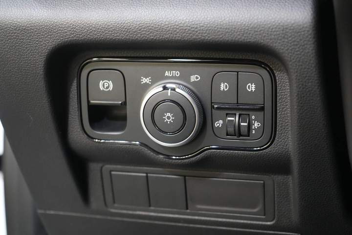 Mercedes-Benz Citan Van 110 CDI Aut. (DEMO) 3Pers./ Seatverw./ Carplay/ Cruise/ MBUX/ PDC/ Airco