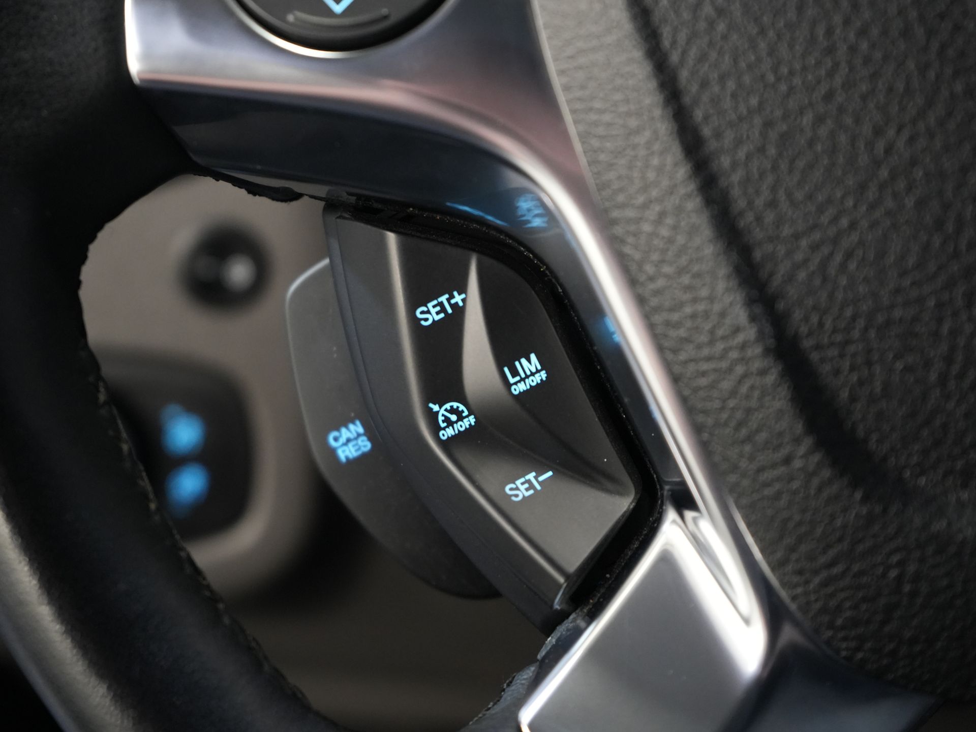 Ford Transit Connect Van 1.0 100 hp BENZINE L2 Limited BPM FREE ! Carplay/ Impérial/ Croisière/ Caméra/ PDC/ Croisière