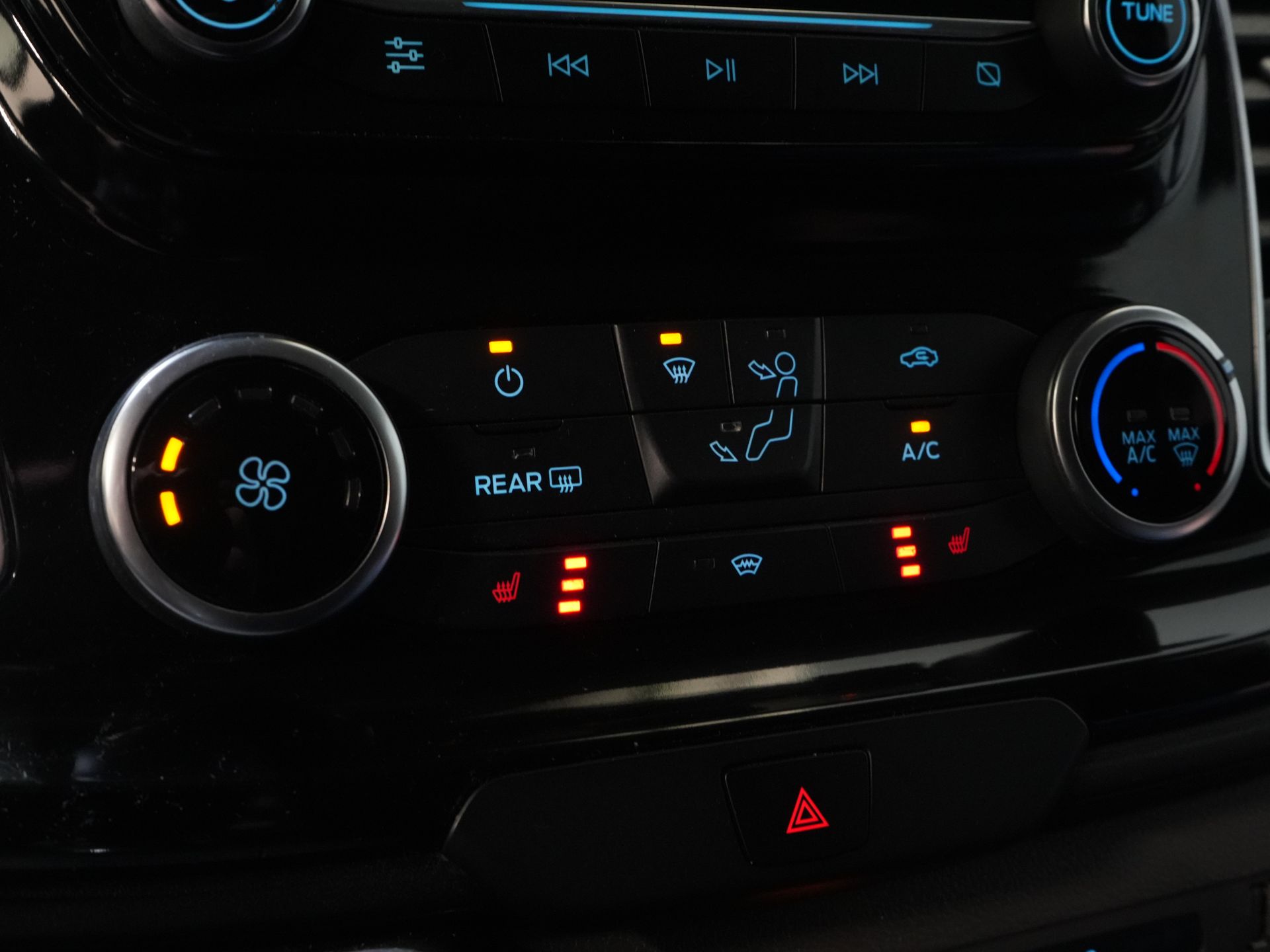 Ford Transit Custom Bestelbus 2.0 TDCI 130 pk L2 Limited DC Dubbel Cabine 2xSchuifdeur/ Stoelverw./ Carplay/ Cruise/ PDC/ Camera/ Navi/ Trekhaak/ Alarm III