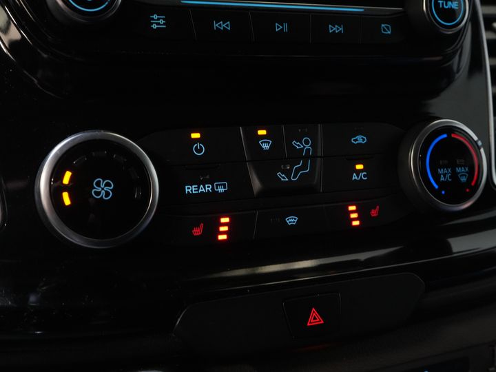 Ford Transit Custom Bestelbus 2.0 TDCI 130 pk L2 Limited DC Dubbel Cabine 2xSchuifdeur/ Stoelverw./ Carplay/ Cruise/ PDC/ Camera/ Navi/ Trekhaak/ Alarm III