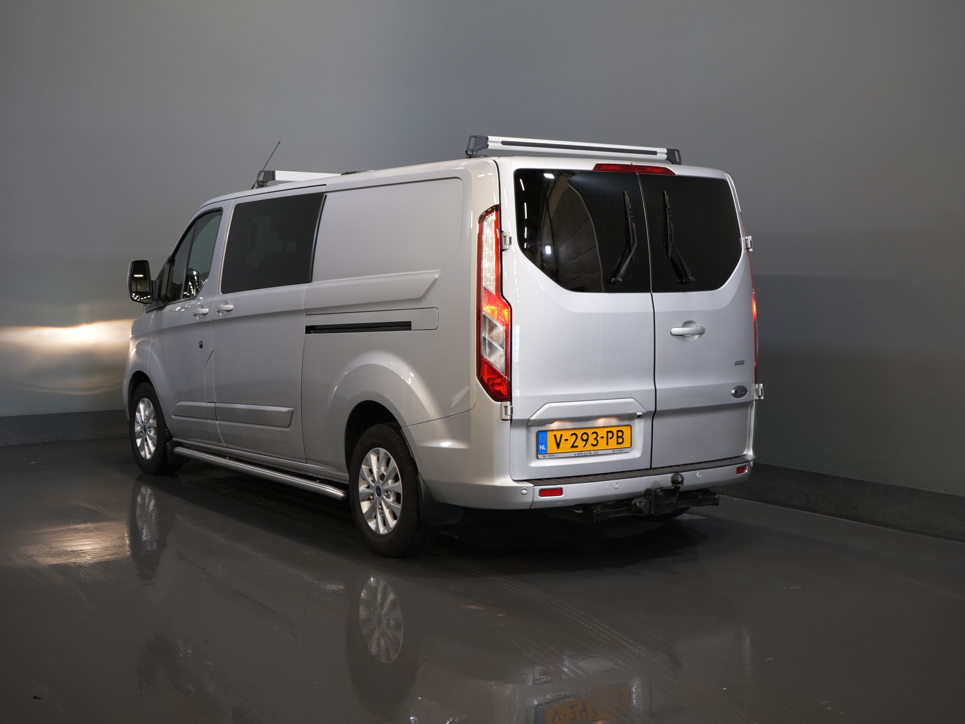 Ford Transit Custom Bestelbus 2.0 TDCI 130 pk L2 Limited DC Dubbel Cabine 2xSchuifdeur/ Stoelverw./ Carplay/ Cruise/ PDC/ Camera/ Navi/ Trekhaak/ Alarm III