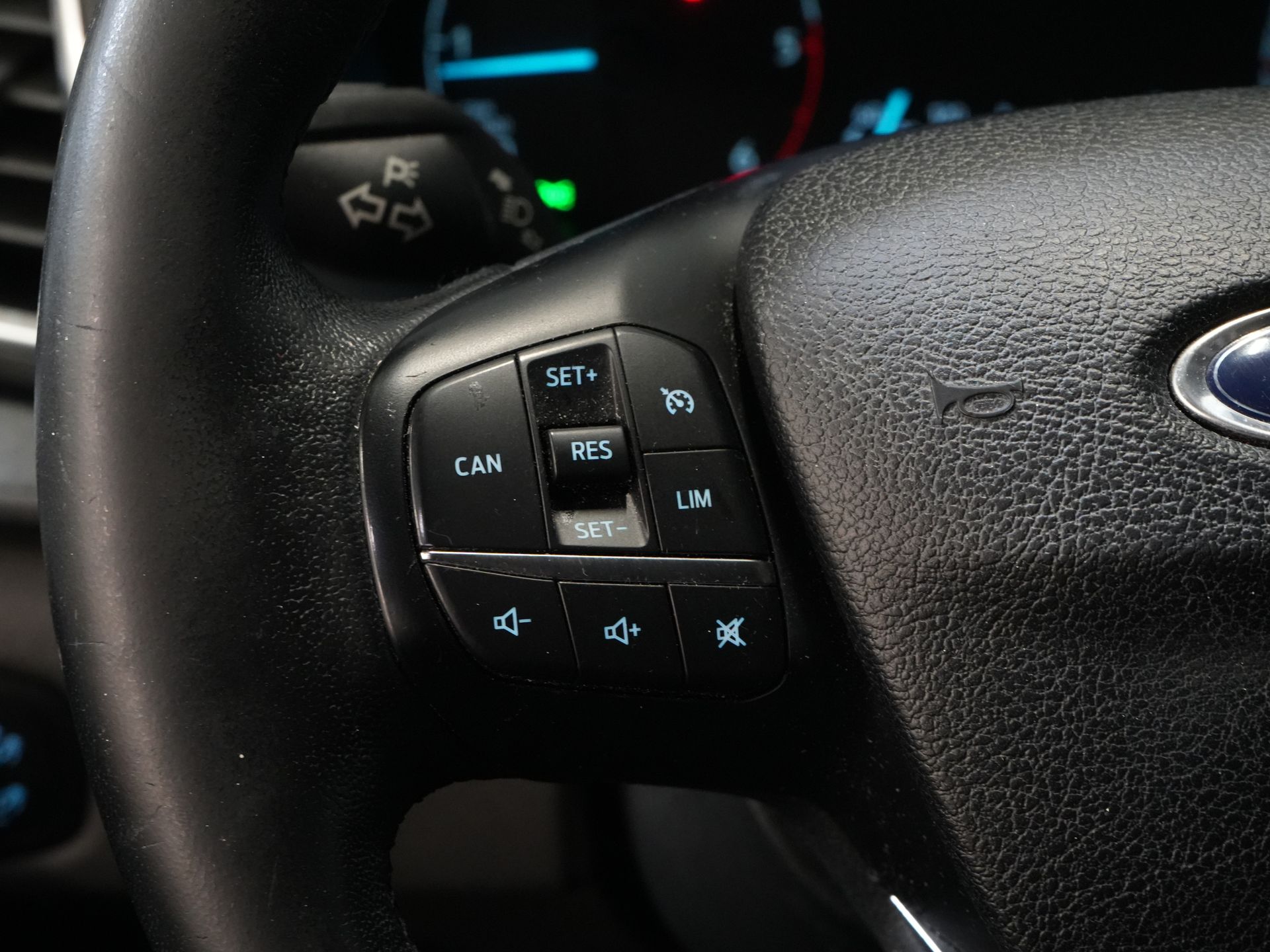 Ford Transit Custom Bestelbus 2.0 TDCI 130 pk L2 Limited DC Dubbel Cabine 2xSchuifdeur/ Stoelverw./ Carplay/ Cruise/ PDC/ Camera/ Navi/ Trekhaak/ Alarm III