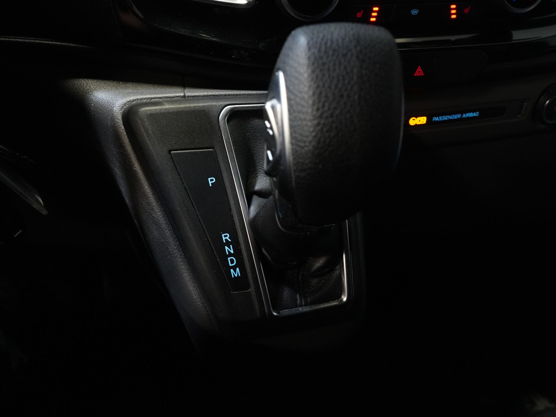 Ford Transit Custom Bestelbus 2.0 TDCI 130 pk L2 Limited DC Dubbel Cabine 2xSchuifdeur/ Stoelverw./ Carplay/ Cruise/ PDC/ Camera/ Navi/ Trekhaak/ Alarm III