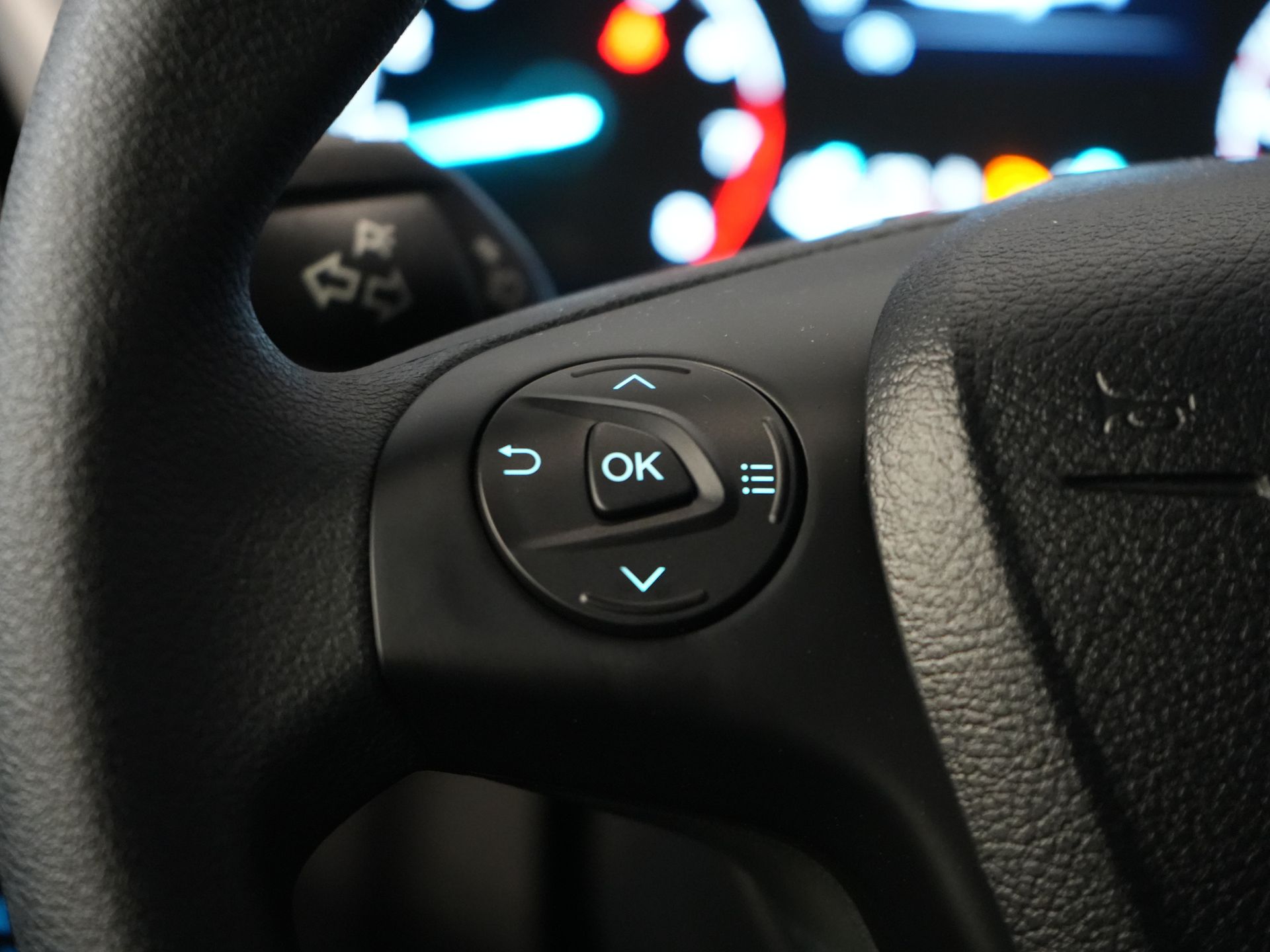 Ford Transit Connect Van 1.0 BENZYNA 100 KM BPM GRATIS! Gwarancja do 06-2029 3 Pers./ Airco/ PDC/ DAB/ Bluetooth