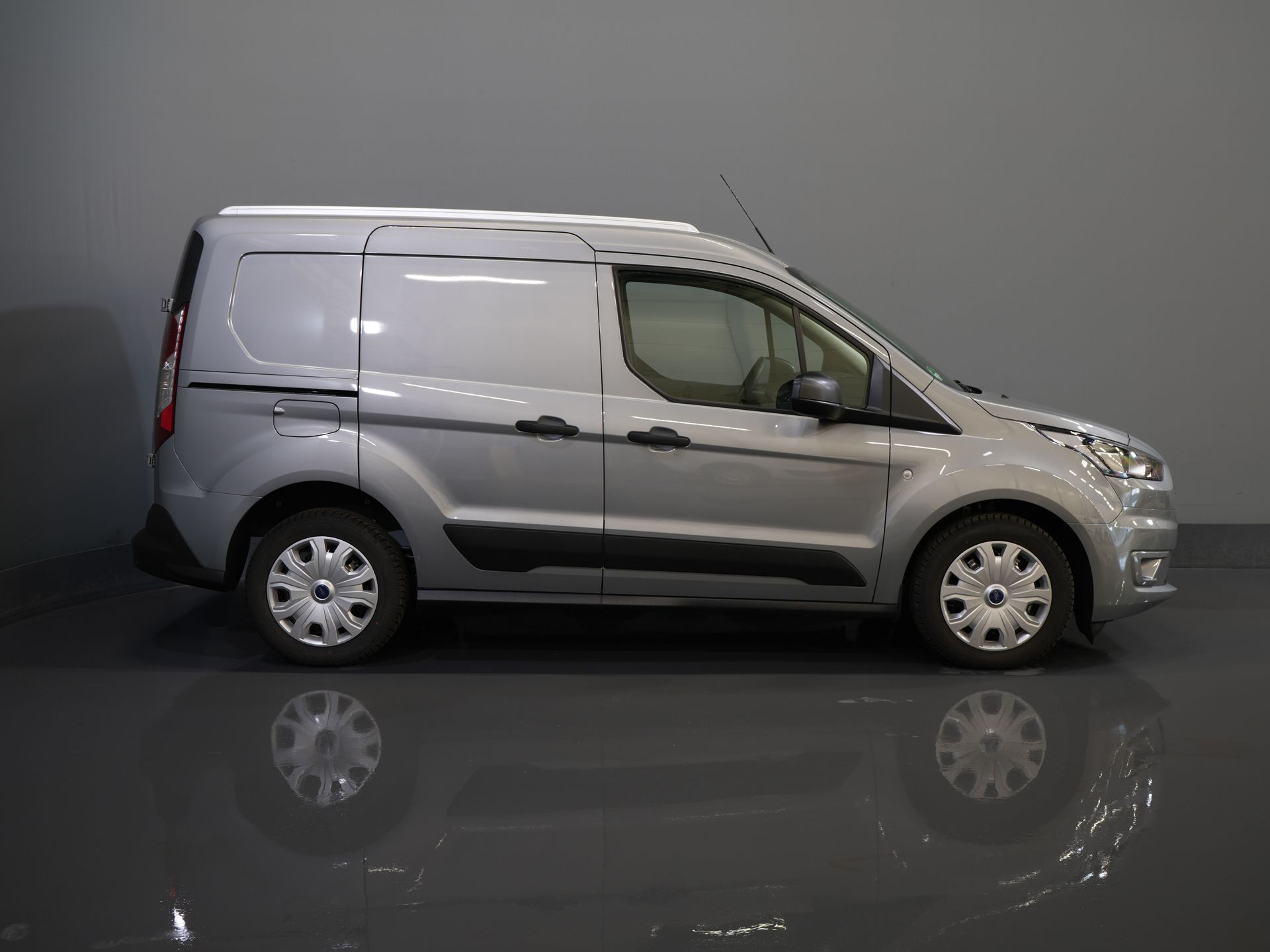 Ford Transit Connect Van 1.0 BENZYNA 100 KM BPM GRATIS! Gwarancja do 06-2029 3 Pers./ Airco/ PDC/ DAB/ Bluetooth