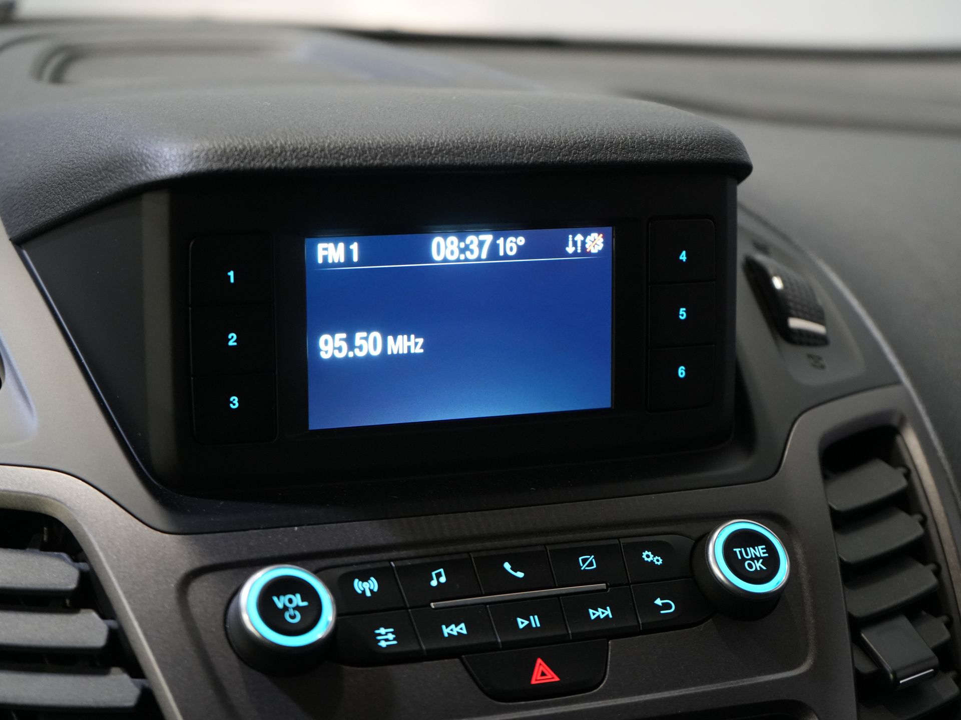 Ford Transit Connect Van 1.0 BENZYNA 100 KM BPM GRATIS! Gwarancja do 06-2029 3 Pers./ Airco/ PDC/ DAB/ Bluetooth