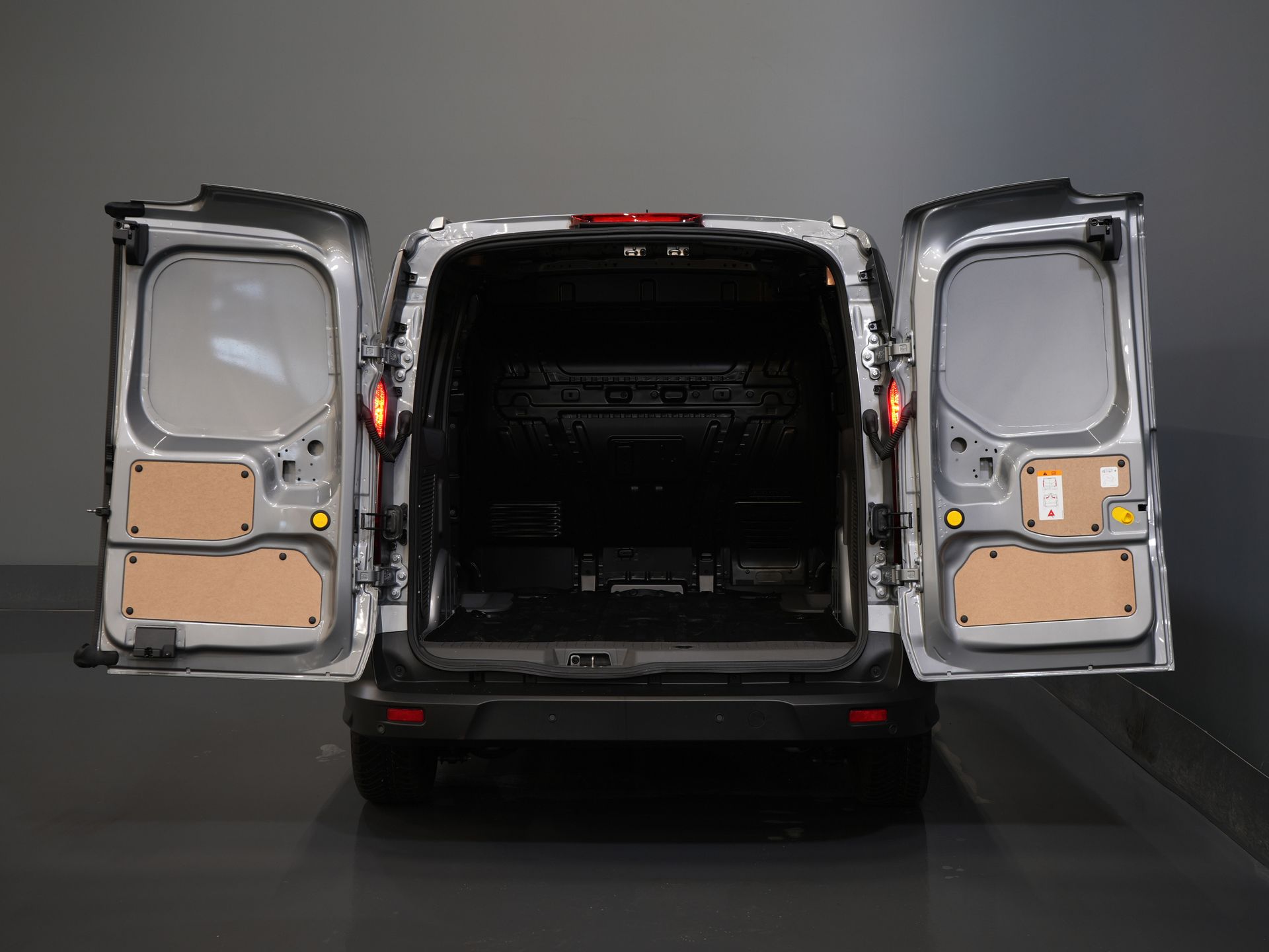 Ford Transit Connect Van 1.0 BENZYNA 100 KM BPM GRATIS! Gwarancja do 06-2029 3 Pers./ Airco/ PDC/ DAB/ Bluetooth