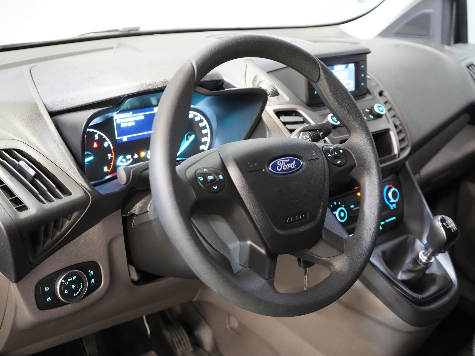 Ford Transit Connect Van 1.0 BENZYNA 100 KM BPM GRATIS! Gwarancja do 06-2029 3 Pers./ Airco/ PDC/ DAB/ Bluetooth