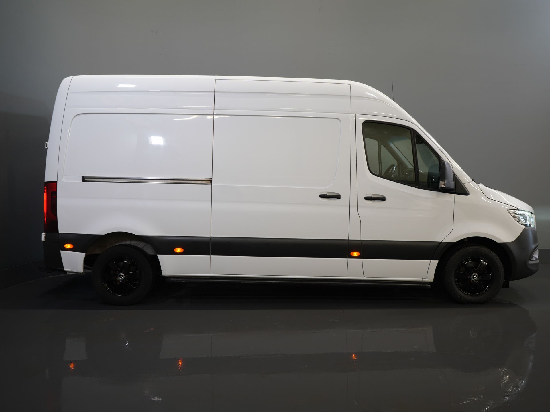 Mercedes-Benz Sprinter Van 2.2 CDI Aut. L2H2 LED/ 10.25