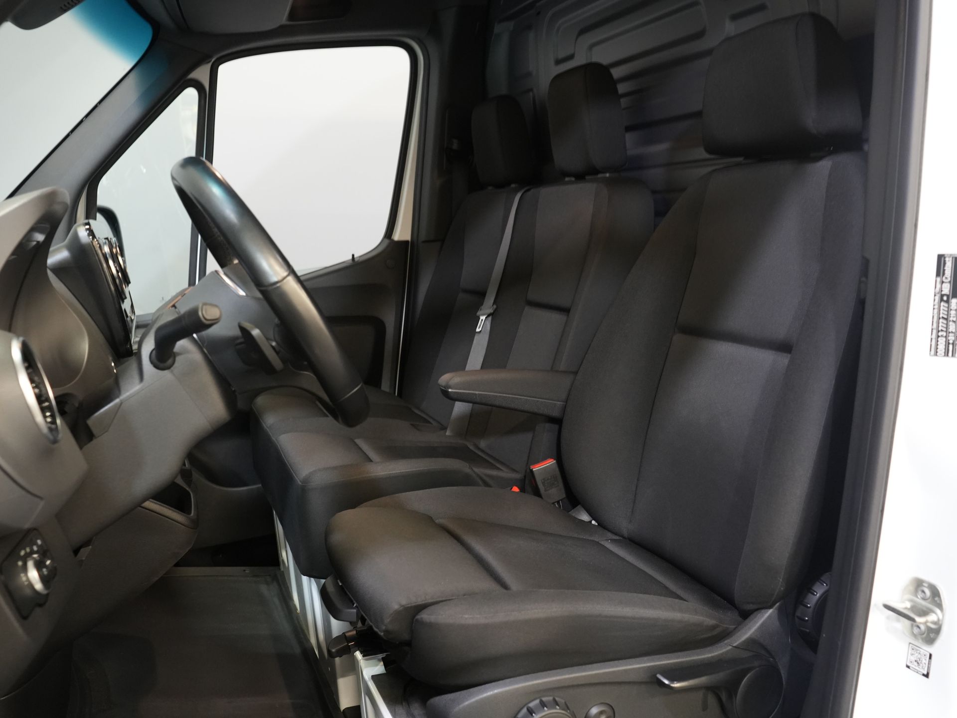 Mercedes-Benz Sprinter Van 2.2 CDI Aut. L2H2 LED/ 10.25