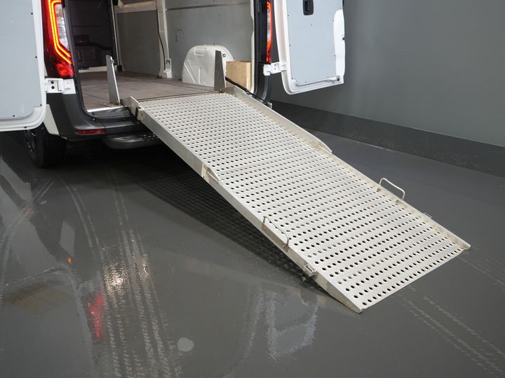 Mercedes-Benz Sprinter Van 2.2 CDI Aut. L2H2 LED/ 10.25