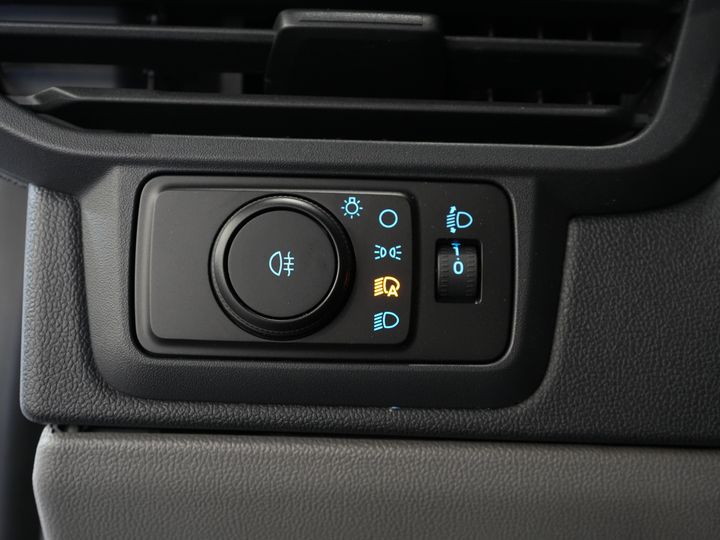 Ford E-Transit Custom Bestelbus 320 L2 65 kWh 330 km WLTP 2.3t Trekverm./ Snellader/ LED/ Standkachel/ Stoelverw./ Stuur.Verw./ Voorruit.Verw./ Carplay/ Camera/