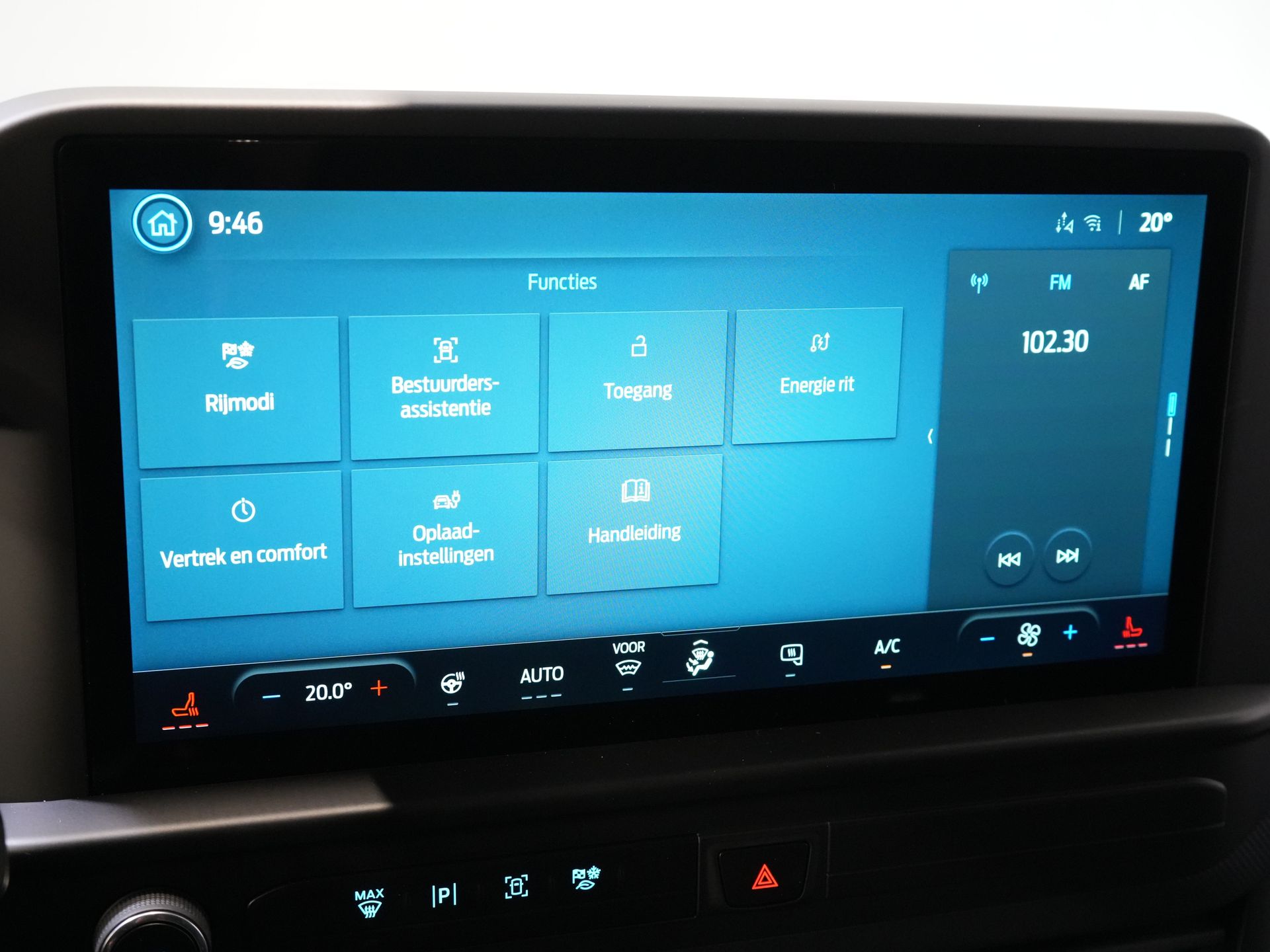 Ford E-Transit Custom Bestelbus 320 L2 65 kWh 330 km WLTP 2.3t Trekverm./ Snellader/ LED/ Standkachel/ Stoelverw./ Stuur.Verw./ Voorruit.Verw./ Carplay/ Camera/