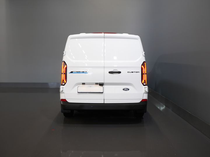 Ford E-Transit Custom Bestelbus 320 L2 65 kWh 330 km WLTP 2.3t Trekverm./ Snellader/ LED/ Standkachel/ Stoelverw./ Stuur.Verw./ Voorruit.Verw./ Carplay/ Camera/
