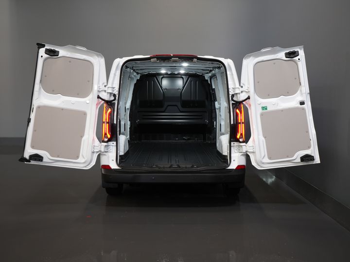Ford E-Transit Custom Bestelbus 320 L2 65 kWh 330 km WLTP 2.3t Trekverm./ Snellader/ LED/ Standkachel/ Stoelverw./ Stuur.Verw./ Voorruit.Verw./ Carplay/ Camera/