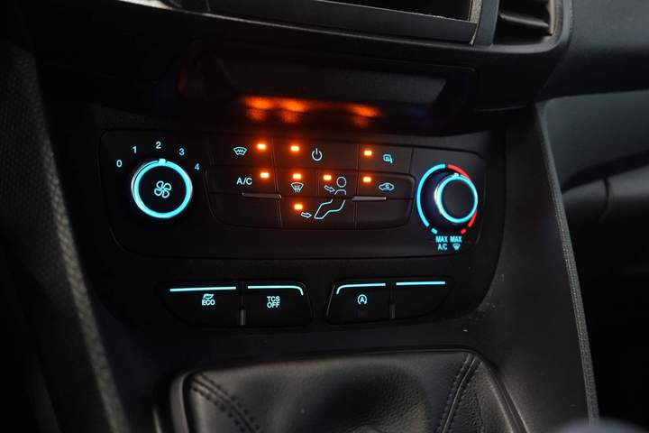 Ford Transit Connect Transporter 1.0 100 PS L2 BENZINE DE Auto/ 3 Pers./ Anhängevorrichtung/ DAB/ Cruise/ Airco