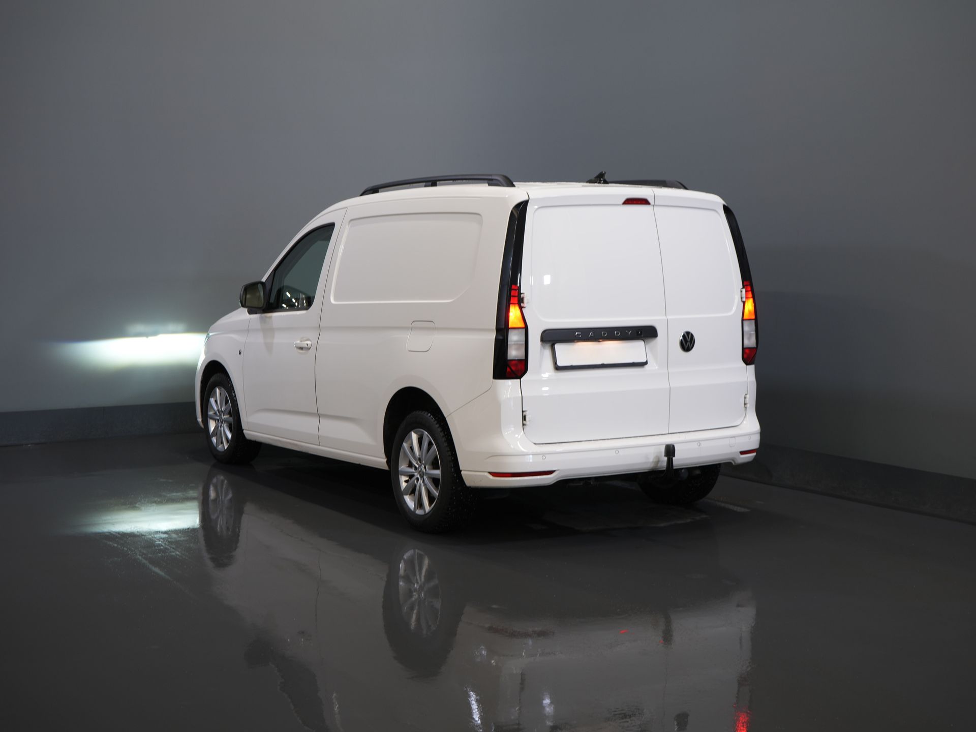 Volkswagen Caddy Cargo Fourgon 2.0 TDI 125 ch DSG Aut. LED/ Concessionnaire Ond./ Chauffage auxiliaire/ Sièges chauffants/ Carplay/ Caméra/ PDC/ LMV/ Cruise/ Attelage/ Climatisation