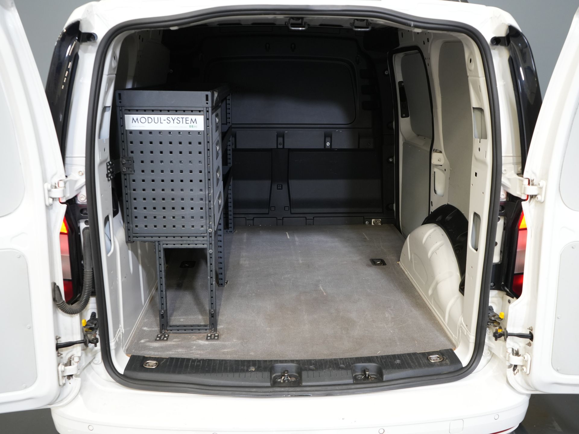 Volkswagen Caddy Cargo Fourgon 2.0 TDI 125 ch DSG Aut. LED/ Concessionnaire Ond./ Chauffage auxiliaire/ Sièges chauffants/ Carplay/ Caméra/ PDC/ LMV/ Cruise/ Attelage/ Climatisation