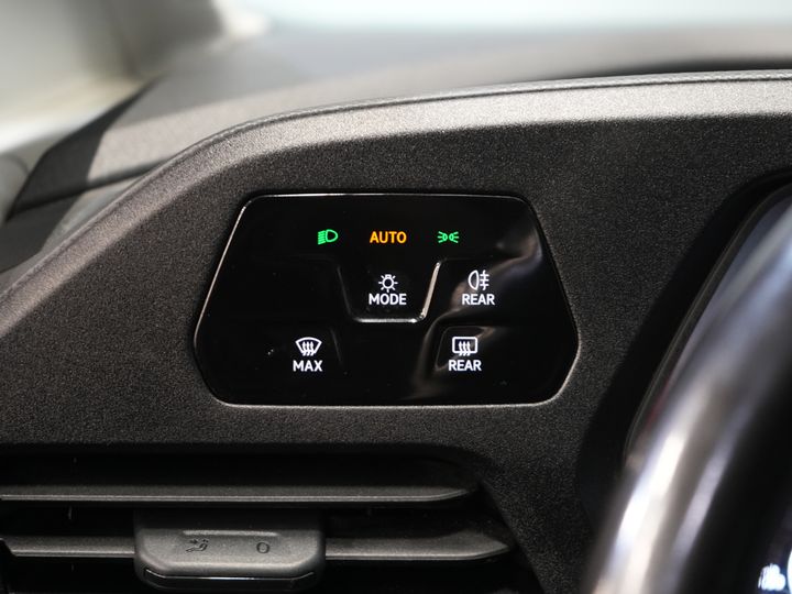 Volkswagen Caddy Cargo Fourgon 2.0 TDI 125 ch DSG Aut. LED/ Concessionnaire Ond./ Chauffage auxiliaire/ Sièges chauffants/ Carplay/ Caméra/ PDC/ LMV/ Cruise/ Attelage/ Climatisation