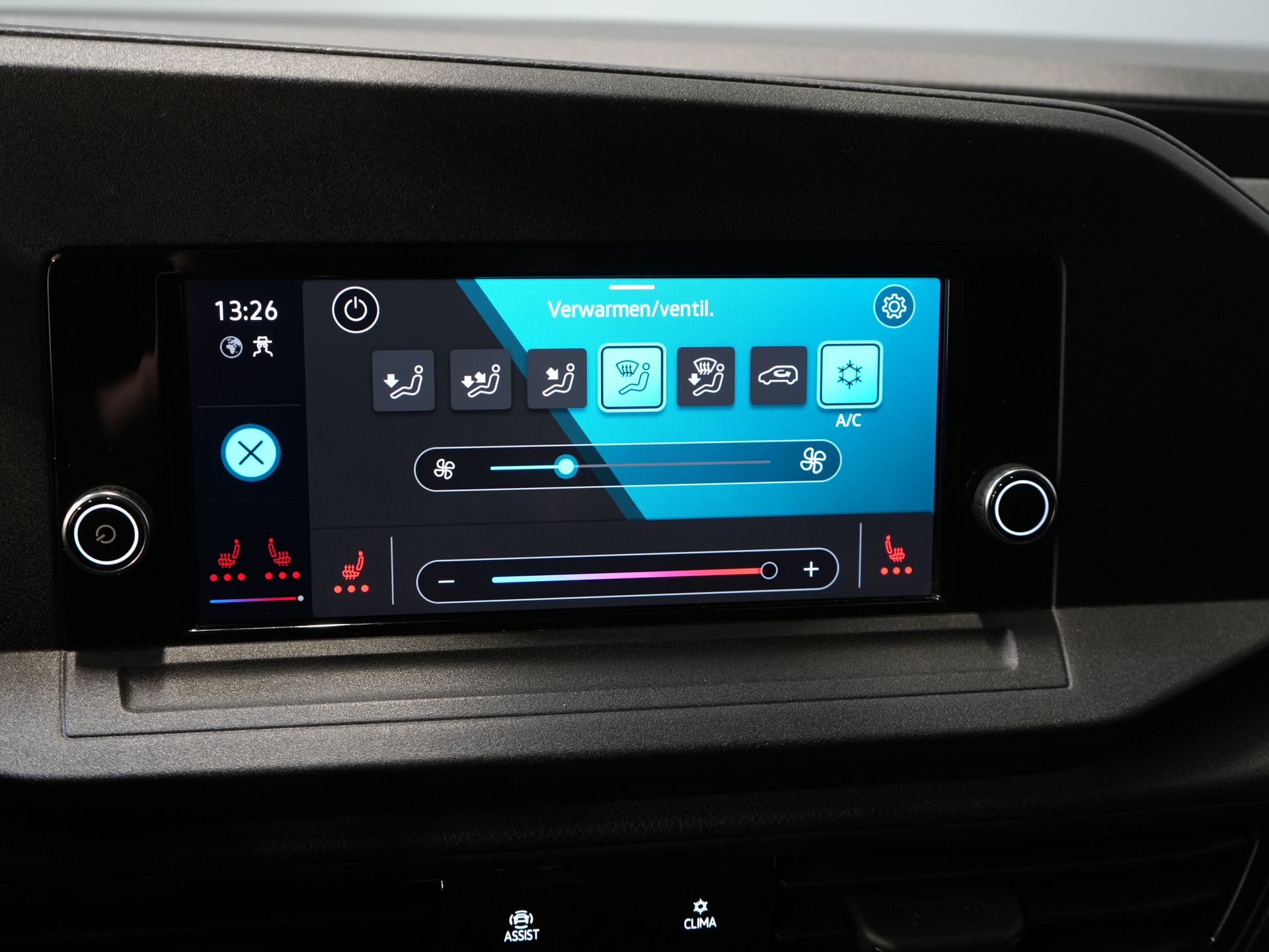 Volkswagen Caddy Cargo Fourgon 2.0 TDI 125 ch DSG Aut. LED/ Concessionnaire Ond./ Chauffage auxiliaire/ Sièges chauffants/ Carplay/ Caméra/ PDC/ LMV/ Cruise/ Attelage/ Climatisation