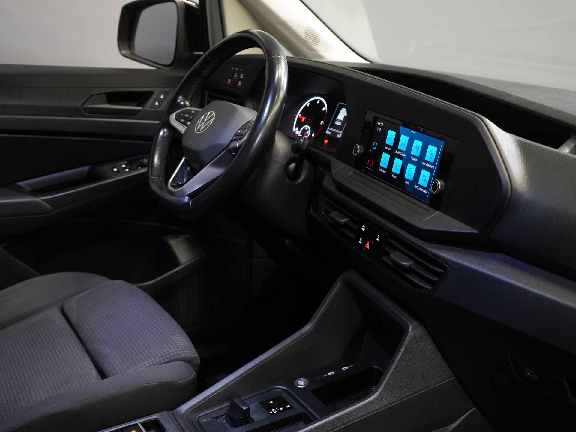 Volkswagen Caddy Cargo Fourgon 2.0 TDI 125 ch DSG Aut. LED/ Concessionnaire Ond./ Chauffage auxiliaire/ Sièges chauffants/ Carplay/ Caméra/ PDC/ LMV/ Cruise/ Attelage/ Climatisation