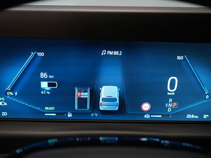 Ford E-Transit Custom Furgone 320 Trend 65 kWh 330 km WLTP LED/ Caricatore rapido/ 2,3 t di traino/ Sedili riscaldati/ Carplay/ Climatizzatore/ Telecamera/ PDC/ Cruise control