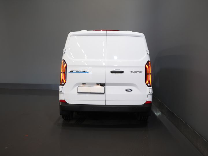Ford E-Transit Custom Furgone 320 Trend 65 kWh 330 km WLTP LED/ Caricatore rapido/ 2,3 t di traino/ Sedili riscaldati/ Carplay/ Climatizzatore/ Telecamera/ PDC/ Cruise control