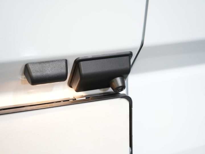 Ford E-Transit Custom Furgone 320 Trend 65 kWh 330 km WLTP LED/ Caricatore rapido/ 2,3 t di traino/ Sedili riscaldati/ Carplay/ Climatizzatore/ Telecamera/ PDC/ Cruise control