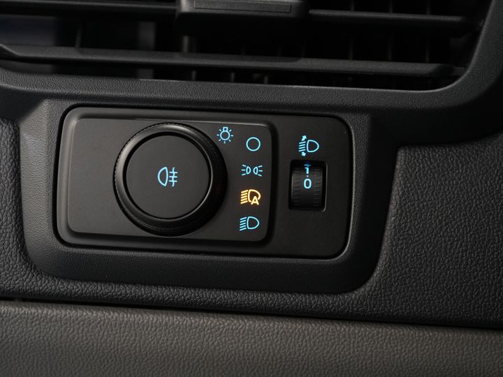 Ford E-Transit Custom Furgone 320 Trend 65 kWh 330 km WLTP LED/ Caricatore rapido/ 2,3 t di traino/ Sedili riscaldati/ Carplay/ Climatizzatore/ Telecamera/ PDC/ Cruise control