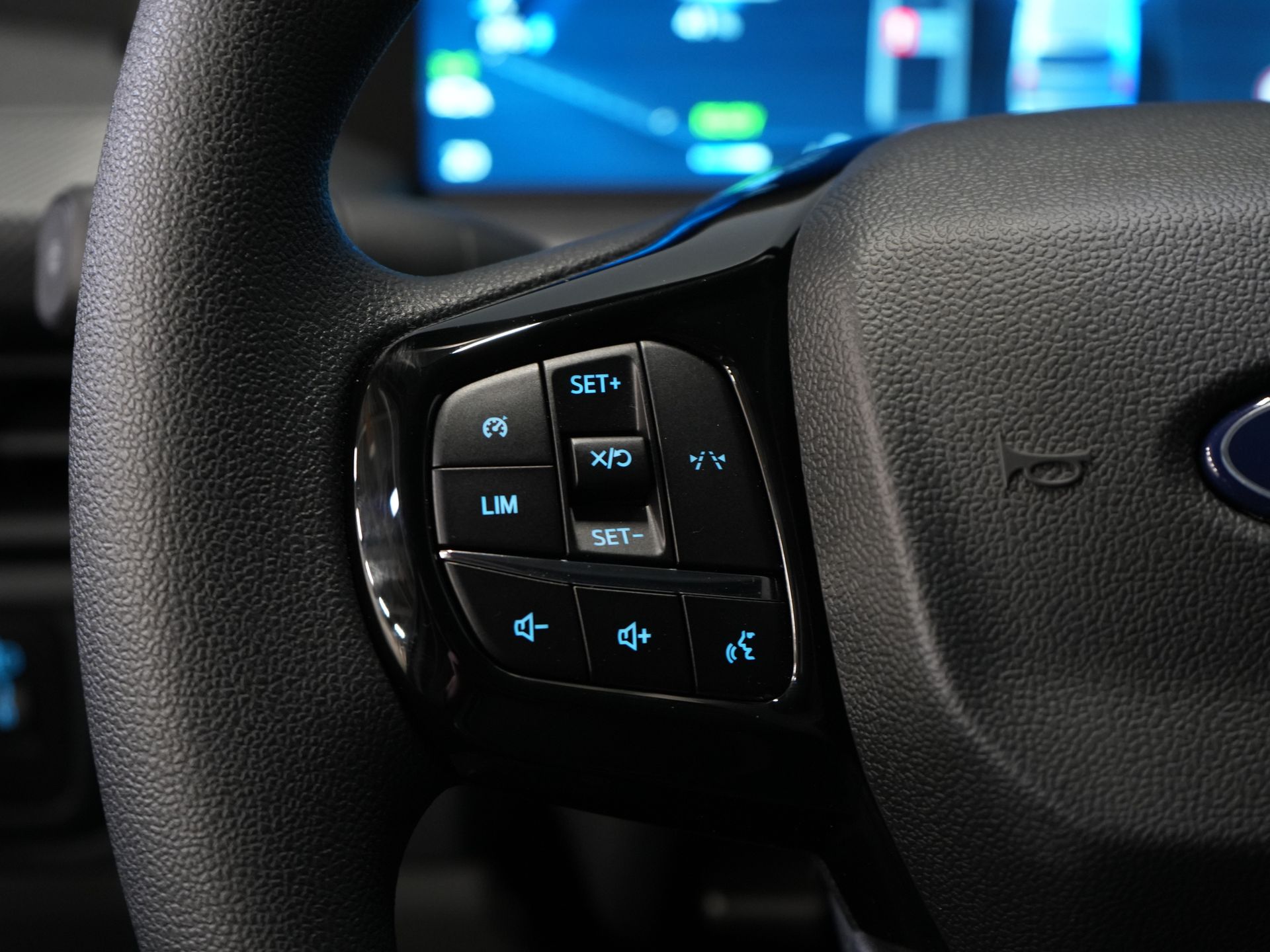 Ford E-Transit Custom Furgone 320 Trend 65 kWh 330 km WLTP LED/ Caricatore rapido/ 2,3 t di traino/ Sedili riscaldati/ Carplay/ Climatizzatore/ Telecamera/ PDC/ Cruise control