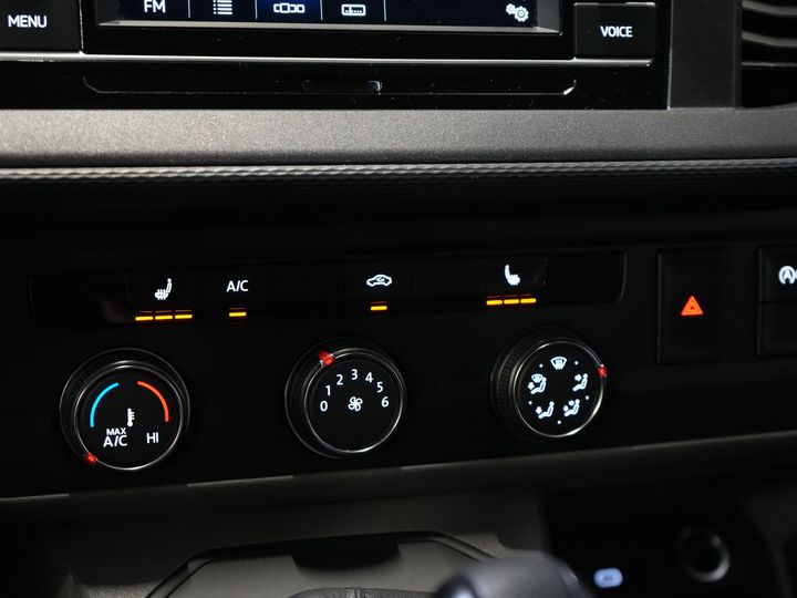 Volkswagen Transporter Van 2.0 TDI 150 CP DSG Aut. BPM GRATUIT! READY2GO LED/ Adapt.Cruise/ 2.5t Towingverm./ Standkachel/ Stoelverw./ CarPlay/ Camera/ Towbar